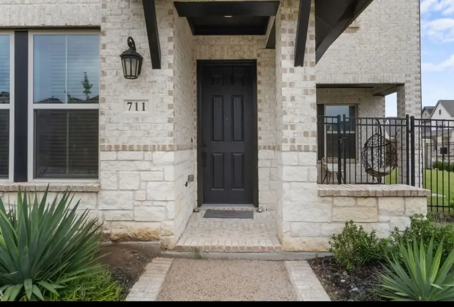 711 Prairie Falcon Drive, Arlington, TX 76005 - #2