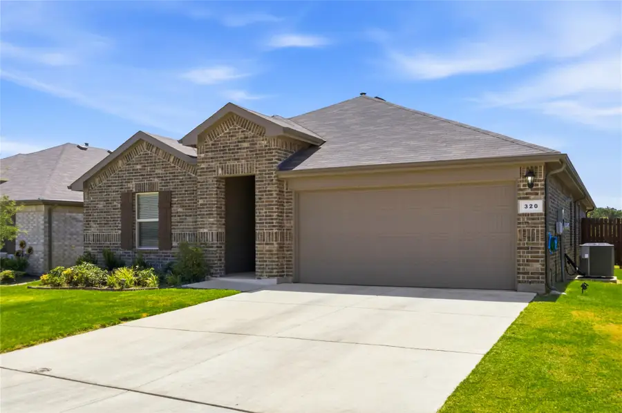 320 Sculptors Crossing, Springtown, TX 76082 - #2