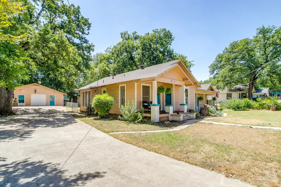 515 W Bridge Street, Weatherford, TX 76086 - #2