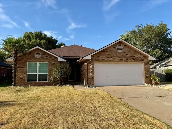 3226 Wuthering Circle, Grand Prairie, TX 75052