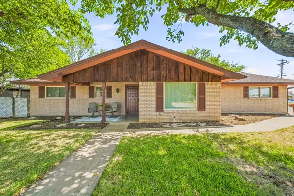 409 N Charlotte, Stephenville, TX 76401