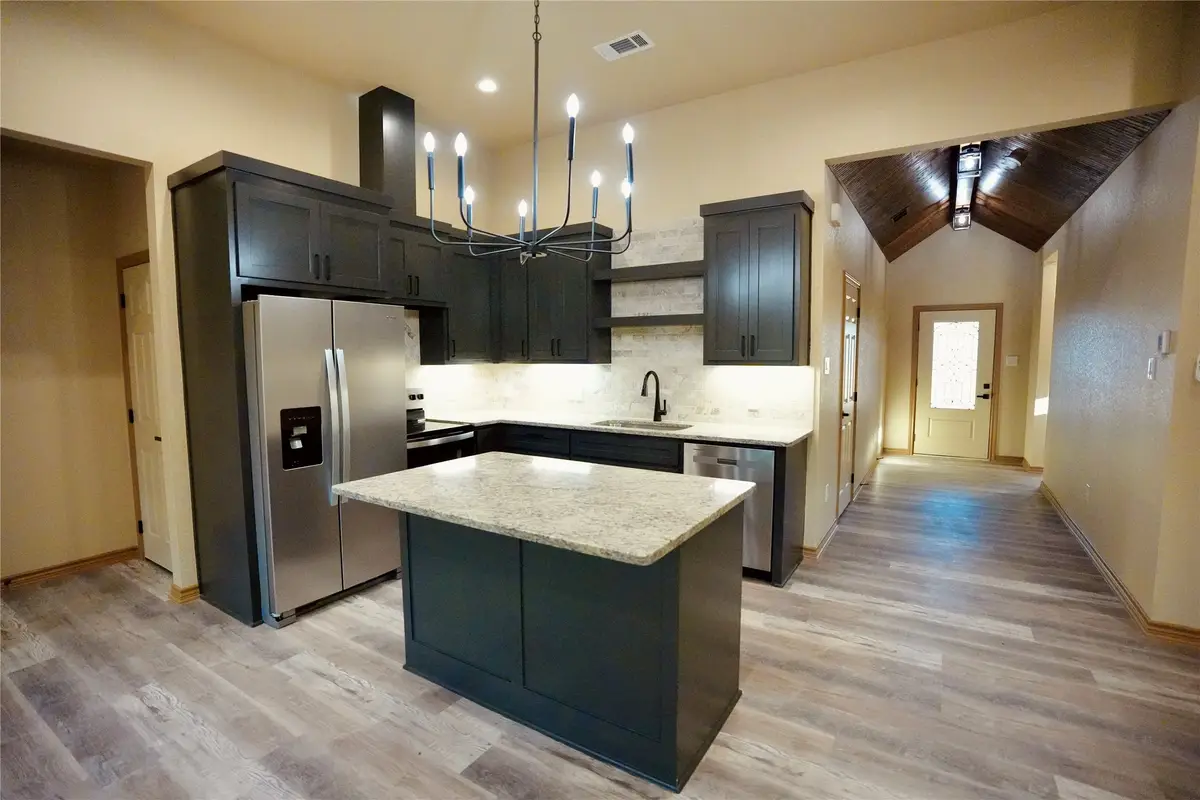 320 Summit Drive, Mineral Wells, TX 76067 - #1