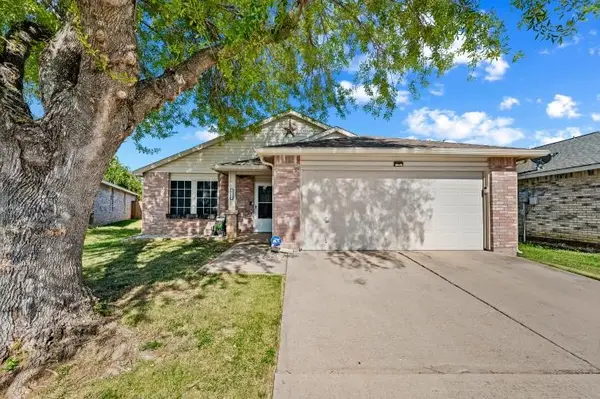 8721 Hunters Point Way, Fort Worth, TX 76123