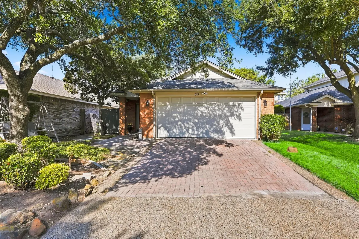 617 Renaissance Place, Cedar Hill, TX 75104 - #1