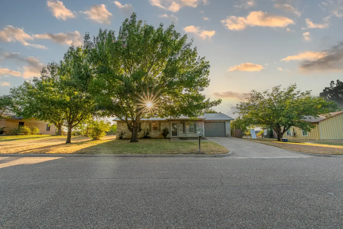 510 S Williams Street, Hamilton, TX 76531 - #1