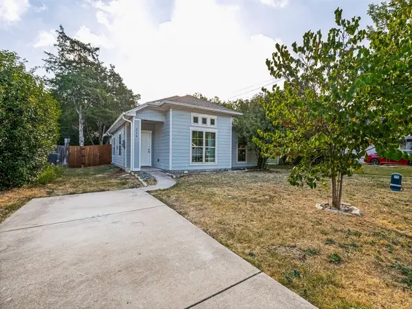 214 Lewis Street, Waxahachie, TX 75165