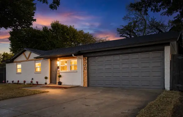 320 SE Gregory Street, Burleson, TX 76028