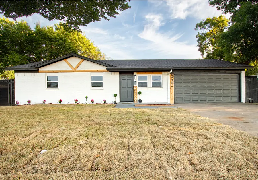 320 SE Gregory Street, Burleson, TX 76028 - #3