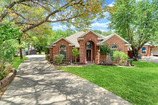 18 Red Bluff Court, Mansfield, TX 76063