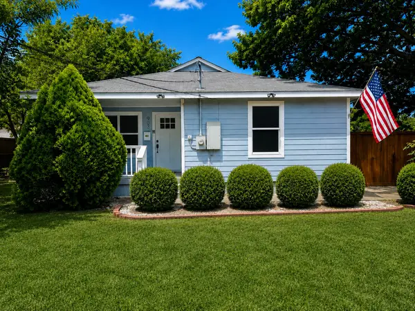 903 Moore Street, McKinney, TX 75069