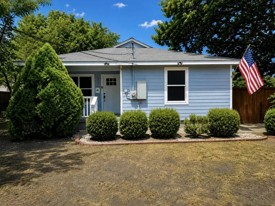 903 Moore Street, McKinney, TX 75069 - #2