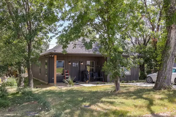 305 W 5th Street, Maypearl, TX 76064