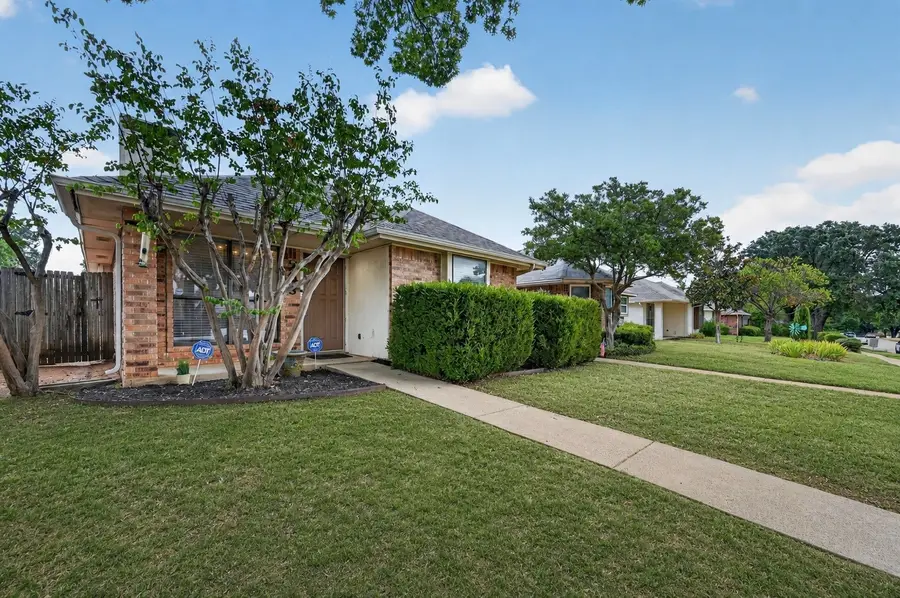 753 Red Oak Drive, Lewisville, TX 75067 - #2