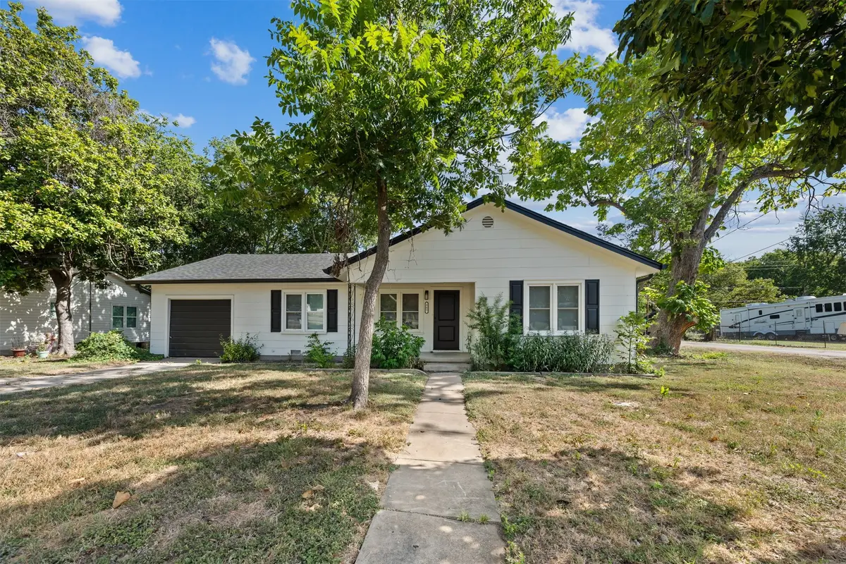 903 E Avenue C, Valley Mills, TX 76689 - #1