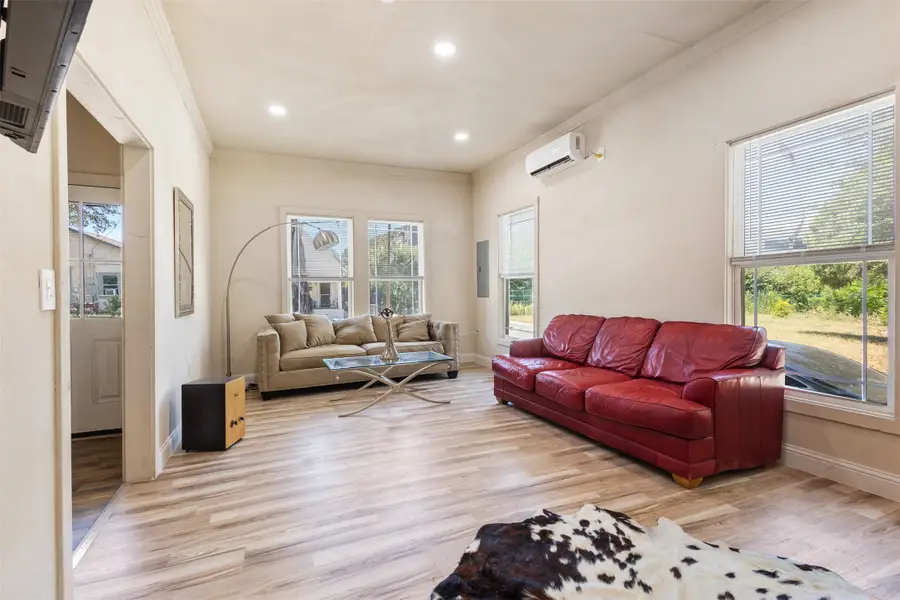 314 N Harding Street, Fort Worth, TX 76102 - #3