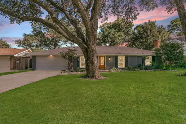 2109 Friar Tuck Drive, Arlington, TX 76013