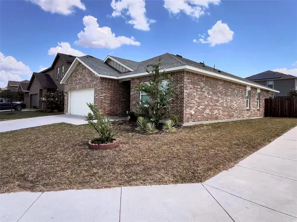 8400 Hawkview Drive, Fort Worth, TX 76179