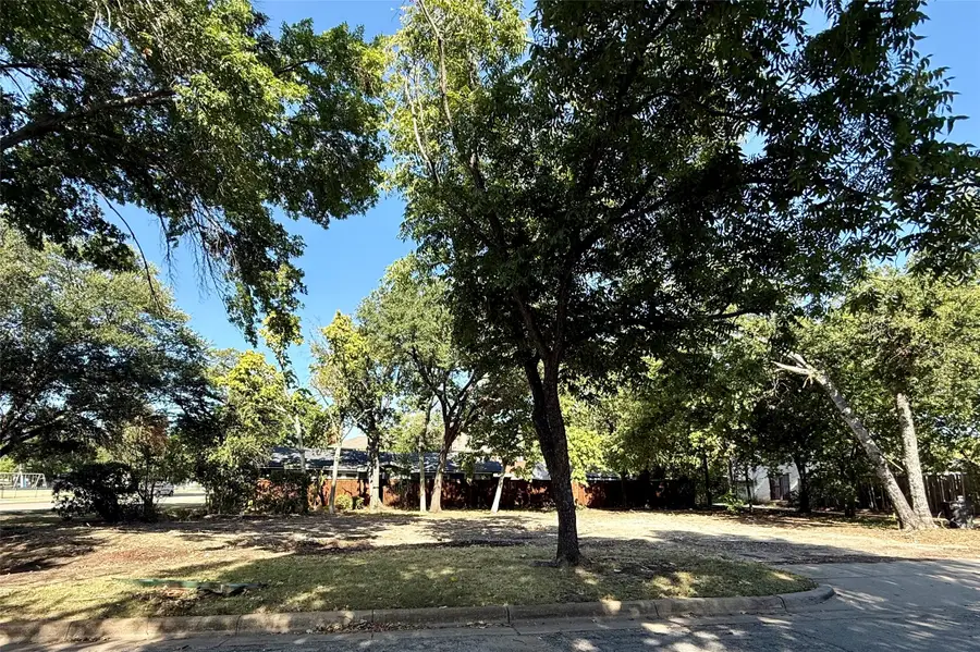 5100 Collinwood Avenue, Fort Worth, TX 76107 - #2