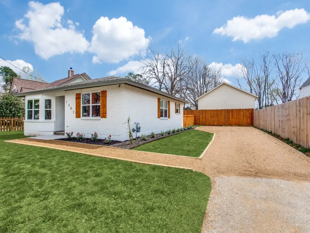 1307 Worthington Street, Grapevine, TX 76051 - #1