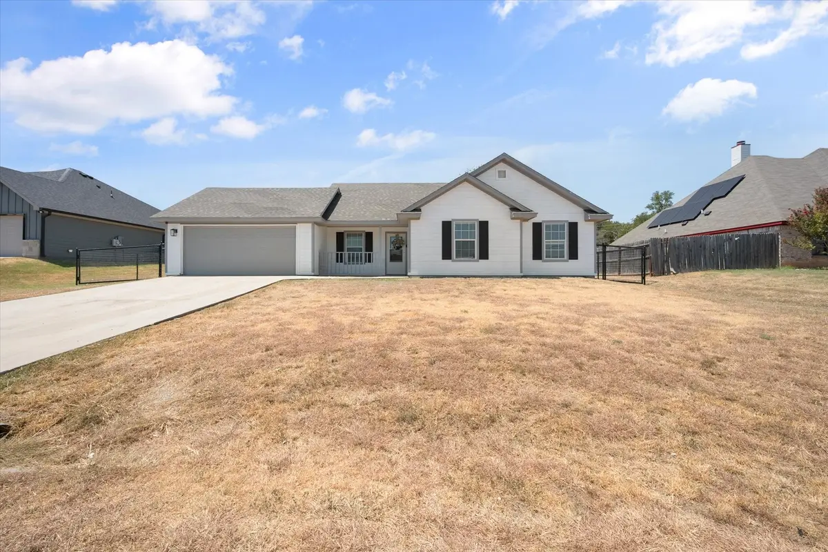 624 Lunar Circle, Granbury, TX 76049 - #1