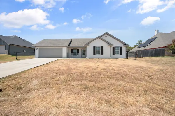 624 Lunar Circle, Granbury, TX 76049