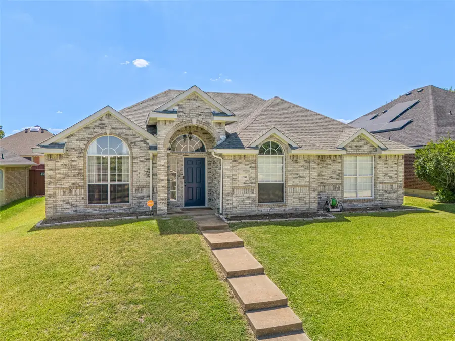 1938 Woodglen Drive, Mesquite, TX 75149 - #2