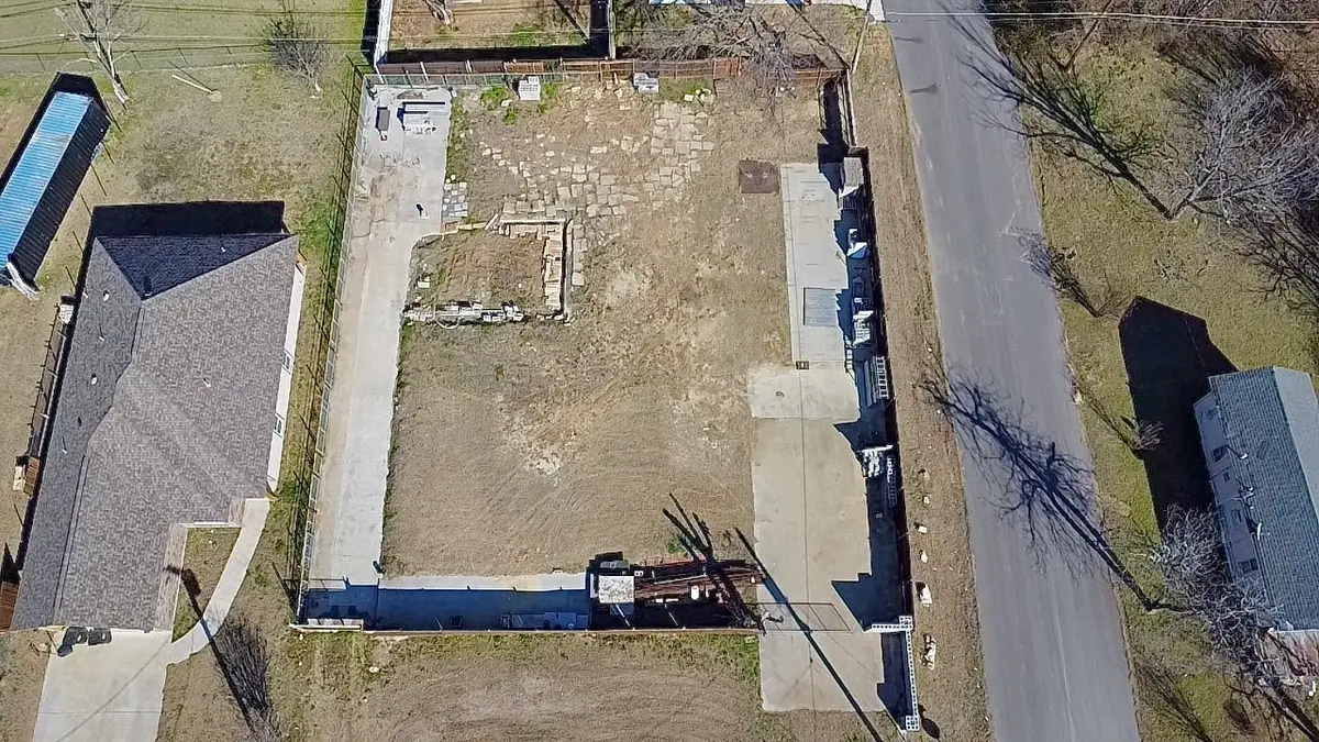 426 Sabine Avenue, Cleburne, TX 76031 - #1