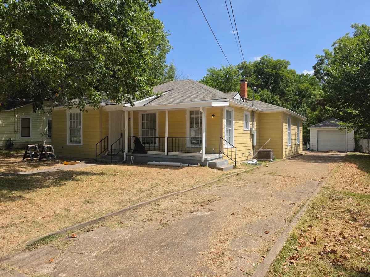 1033 Lockhart, Sherman, TX 75092 - #1