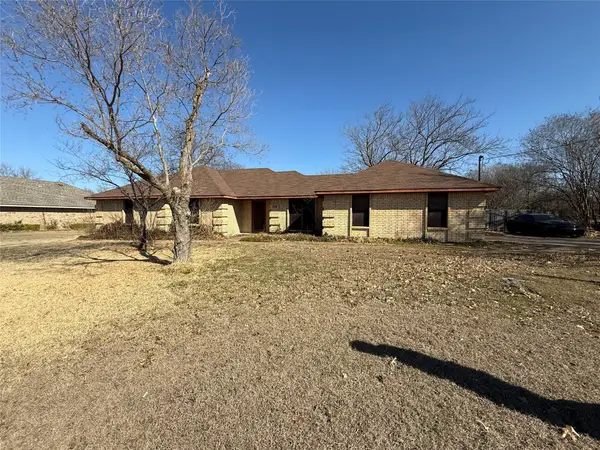 116 Crest Brook Drive, Red Oak, TX 75154