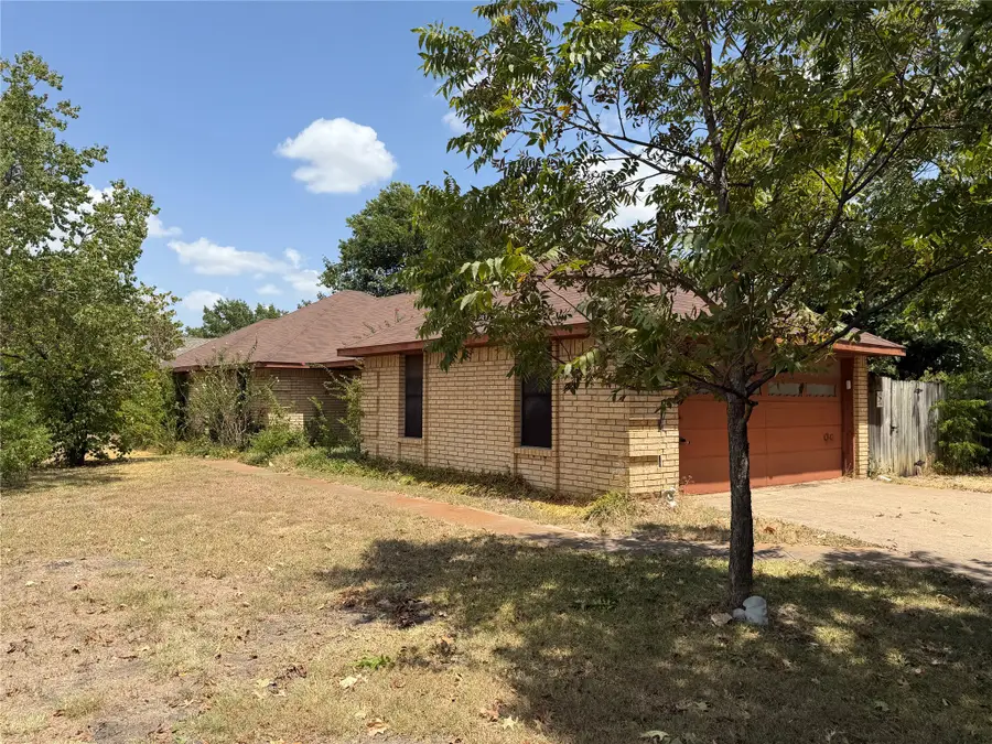 116 Crest Brook Drive, Red Oak, TX 75154 - #2