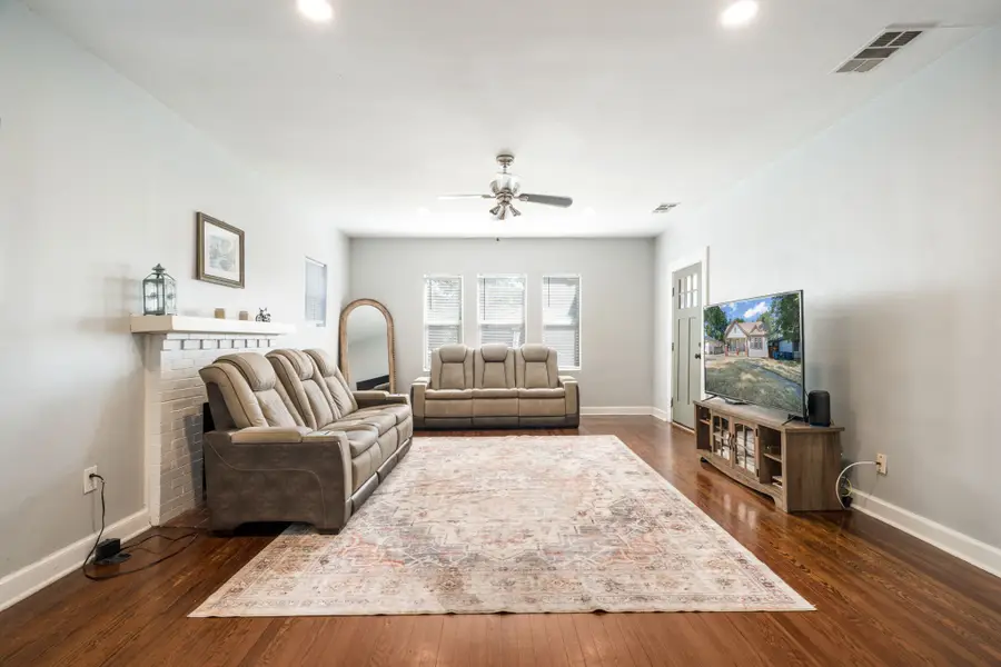 719 N Barnett Avenue, Dallas, TX 75211 - #3