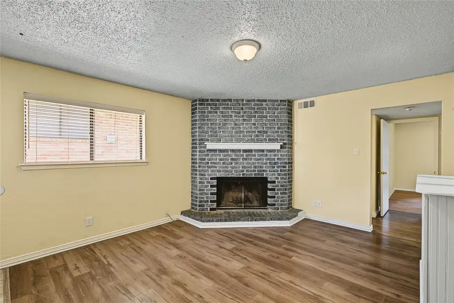 125 Allencrest Drive, White Settlement, TX 76108 - #2