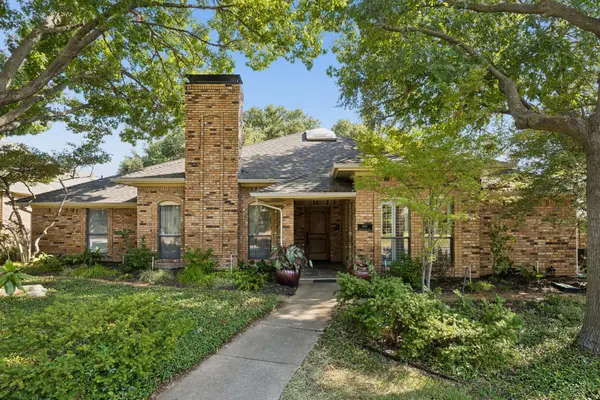 9918 Chimney Hill Lane, Dallas, TX 75243