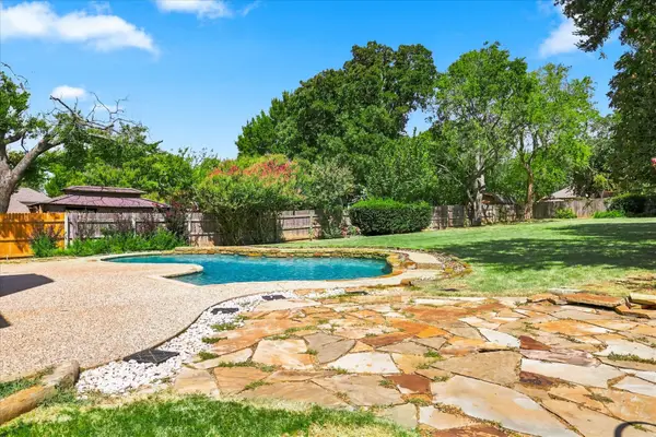 2312 Misty Trail Lane, Flower Mound, TX 75028