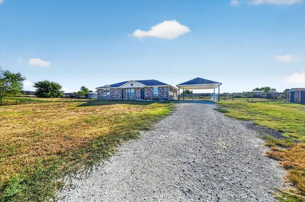 9124 Alabama Street, Joshua, TX 76058