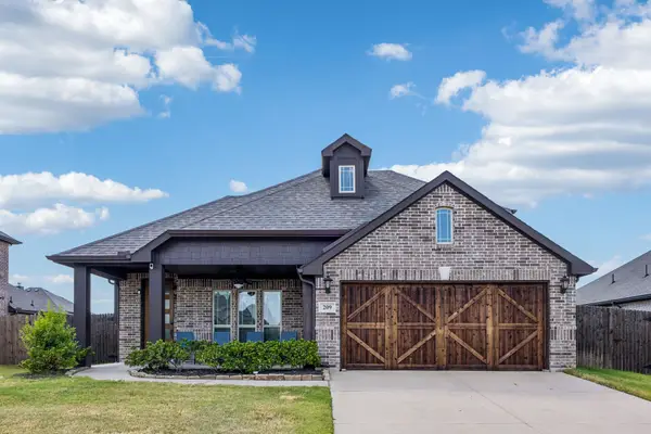 209 Perennial Way, Waxahachie, TX 75165