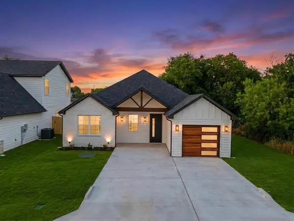 5555 Mercedes Circle, Granbury, TX 76048