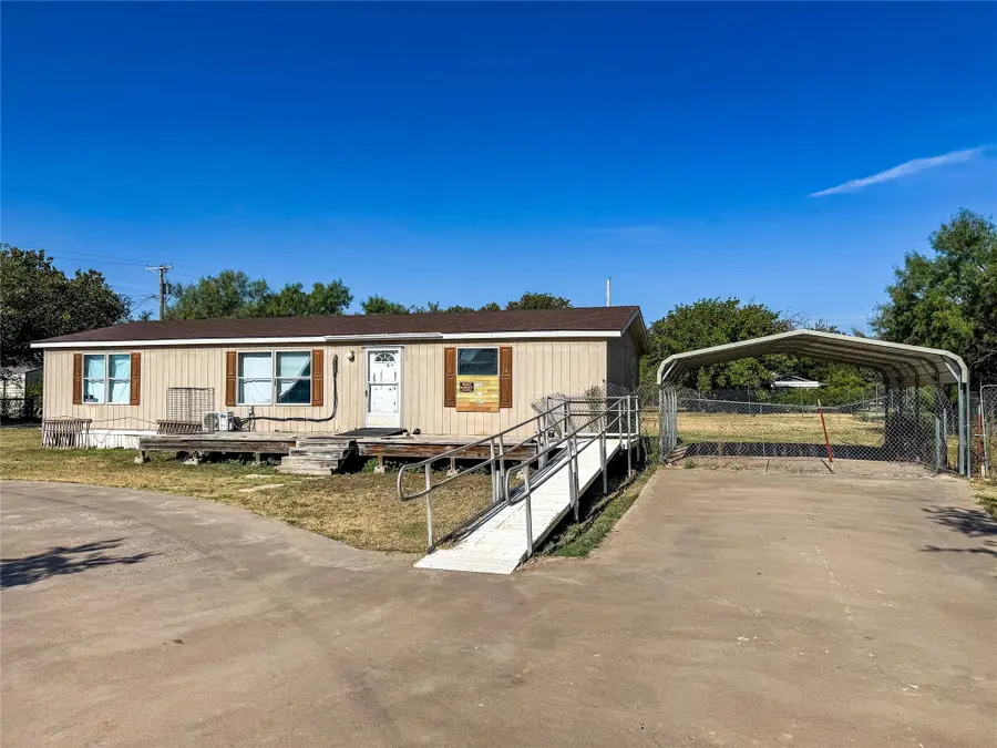 105 N Avenue L, Haskell, TX 79521 - #3