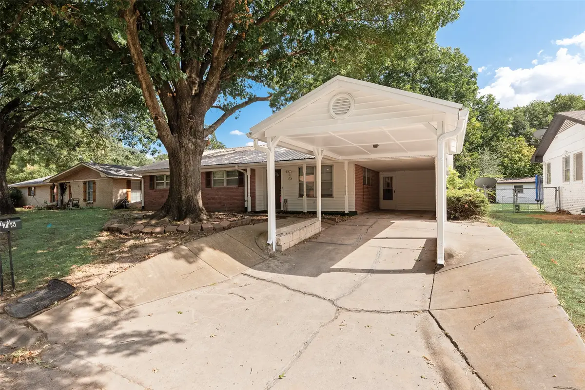1716 Harris Street, Gainesville, TX 76240 - #1
