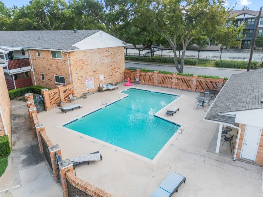 6035 Sandhurst Lane #B, Dallas, TX 75206 - #3