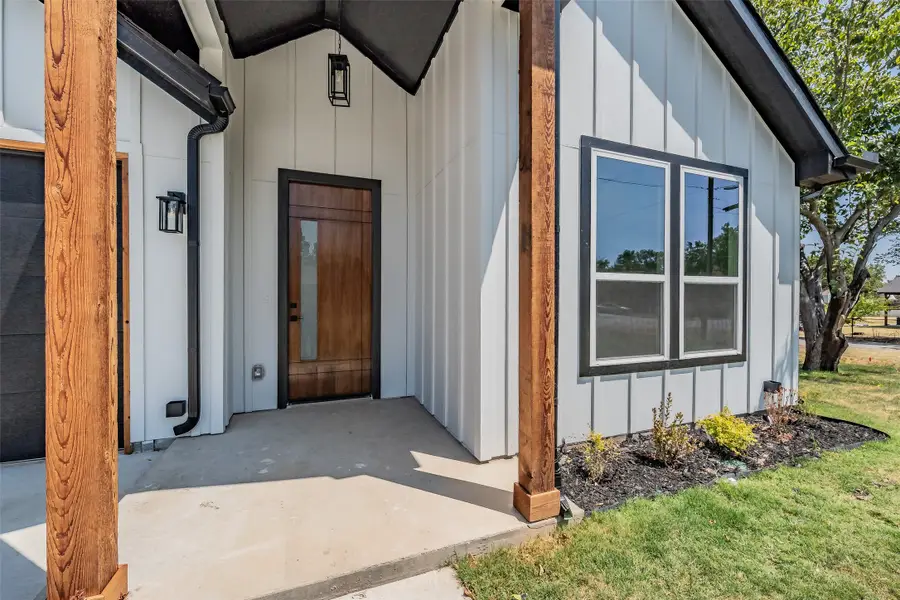 303 Hobbs Avenue, Boyd, TX 76023 - #2