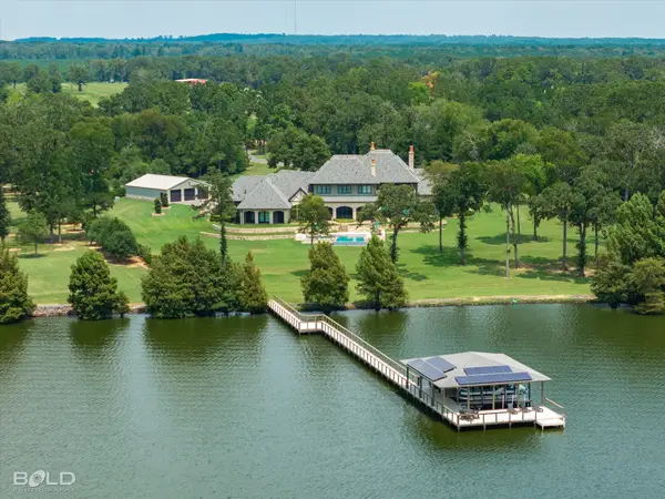 6731 N Lakeshore Drive, Shreveport, LA 71107