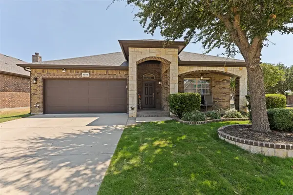 8200 Misty Water Drive, Fort Worth, TX 76131