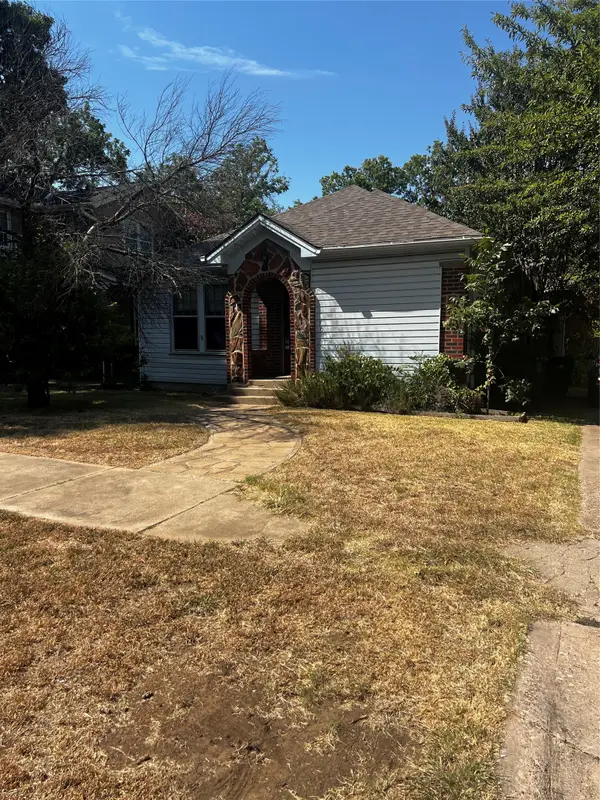 1011 W Walker Street, Denison, TX 75020