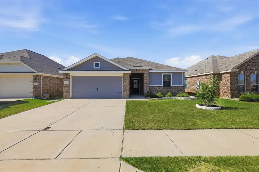 7533 Pleasant Oaks Street, Fort Worth, TX 76120 - #2