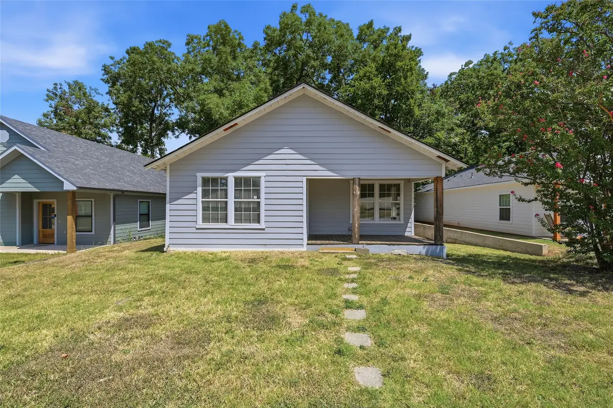 215 W Walker Street, Denison, TX 75020 - #1