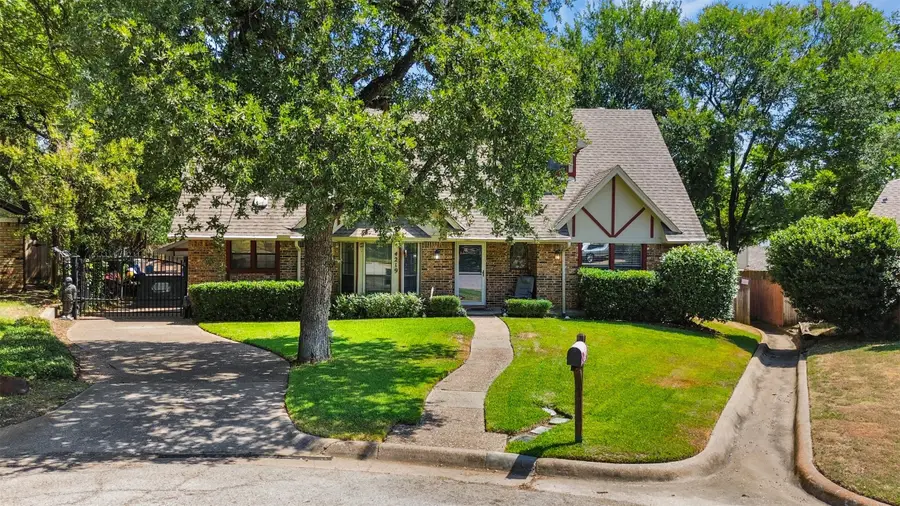 4219 Pleasant Oaks Court, Arlington, TX 76016 - #3