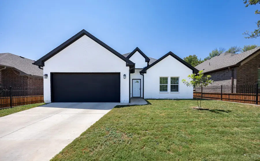 1236 E Fogg Street, Fort Worth, TX 76115 - #2