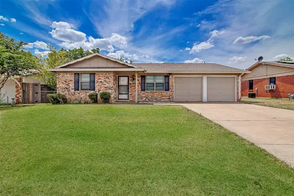 509 NW Renfro Street, Burleson, TX 76028