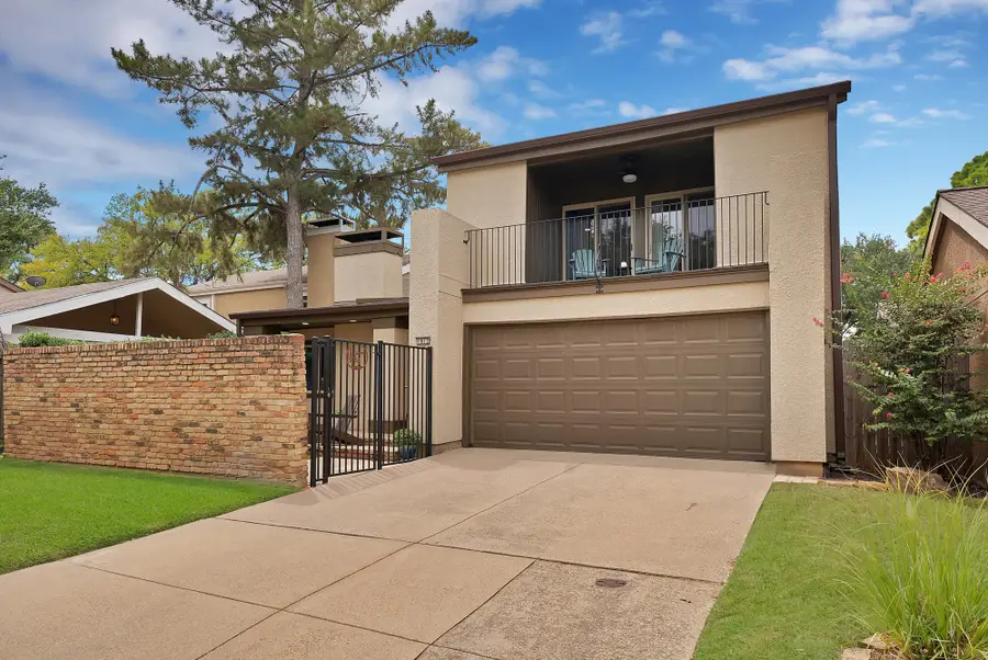 1612 Hawthorne Drive, Arlington, TX 76012 - #2